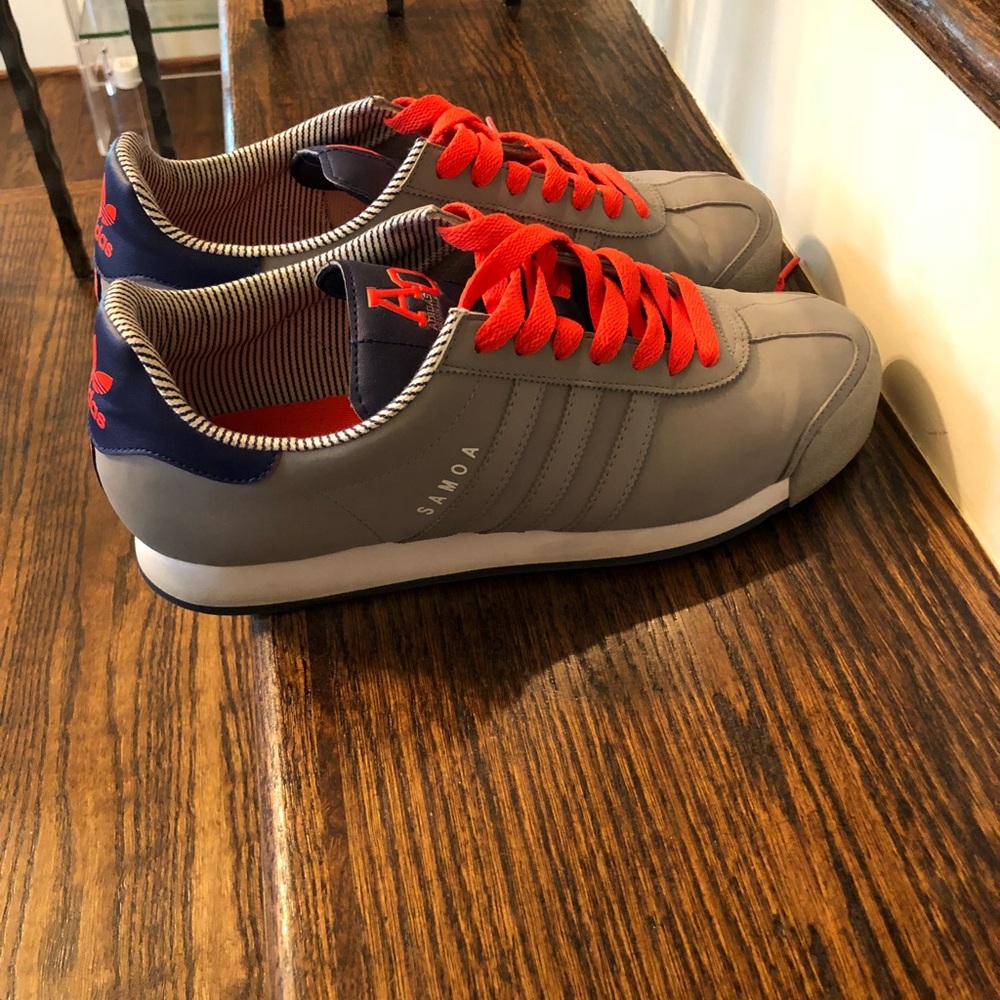 Men’s 11.5 Adidas Originals Samoa- Gray with blue
